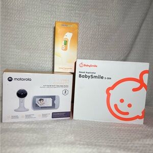 Motorola Baby Monitor and BabySmile Nasal Aspirator Set